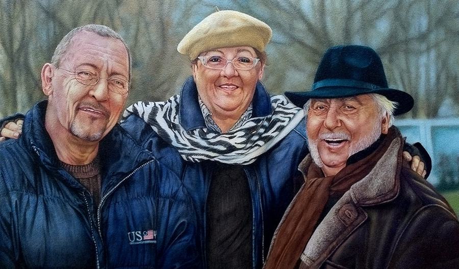 Bremen-Huchting: Fassadenportrait von drei Menschen, die sich um den Stadtteil verdient gemacht haben
