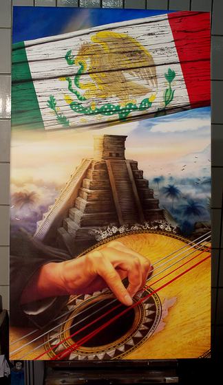 Tafel: Pyramide und Gitarre
