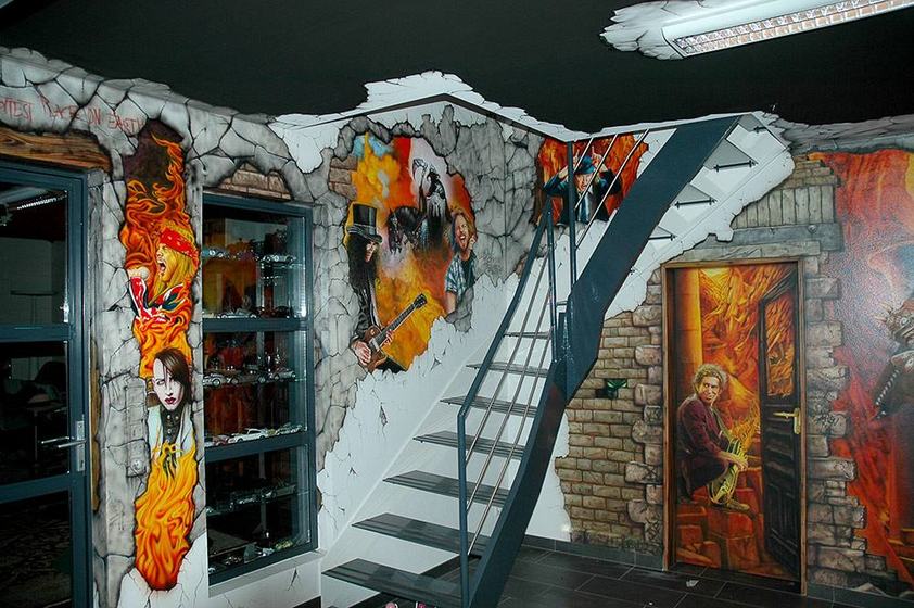 Treppenaufgang im Party-Raum mit Wandmalerei