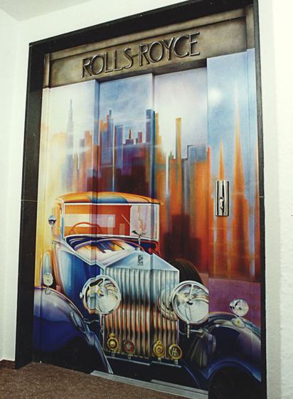 Aufzugtür mit Rolls-Royce