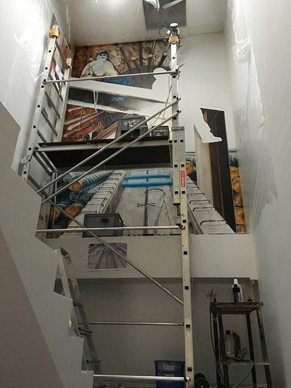 Stahlrohre und Schacht entstehen, Arbeit vom Gerüst