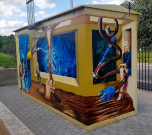 Airbrush auf Metallfassade